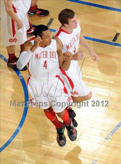 Thumbnail 1 in Mater Dei vs. Bullard (CIF D1 SoCal Regional Final) photogallery.