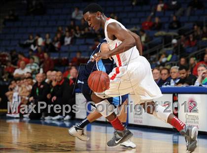 Thumbnail 3 in Mater Dei vs. Bullard (CIF D1 SoCal Regional Final) photogallery.