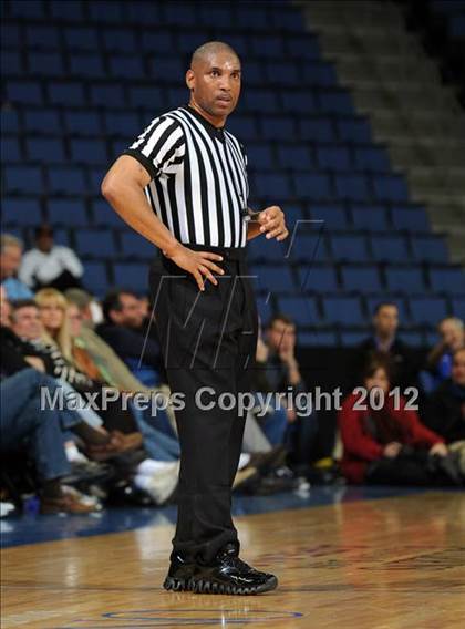 Thumbnail 2 in Mater Dei vs. Bullard (CIF D1 SoCal Regional Final) photogallery.