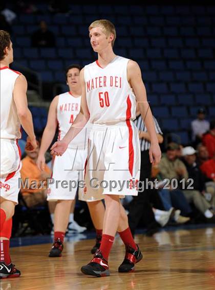 Thumbnail 3 in Mater Dei vs. Bullard (CIF D1 SoCal Regional Final) photogallery.