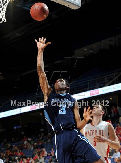 Thumbnail 2 in Mater Dei vs. Bullard (CIF D1 SoCal Regional Final) photogallery.