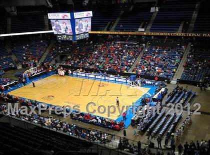 Thumbnail 2 in Mater Dei vs. Bullard (CIF D1 SoCal Regional Final) photogallery.