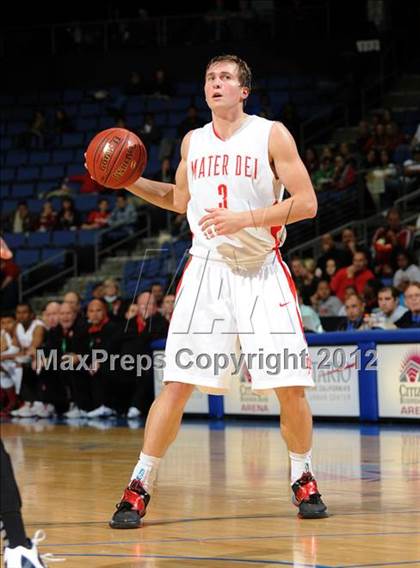 Thumbnail 3 in Mater Dei vs. Bullard (CIF D1 SoCal Regional Final) photogallery.