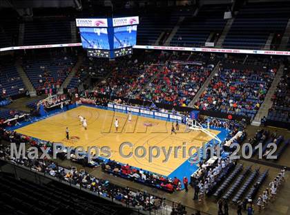 Thumbnail 3 in Mater Dei vs. Bullard (CIF D1 SoCal Regional Final) photogallery.