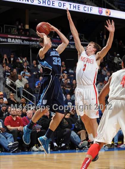 Thumbnail 3 in Mater Dei vs. Bullard (CIF D1 SoCal Regional Final) photogallery.