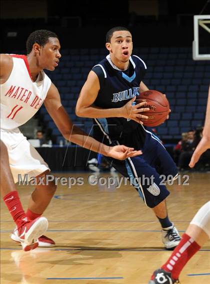 Thumbnail 1 in Mater Dei vs. Bullard (CIF D1 SoCal Regional Final) photogallery.