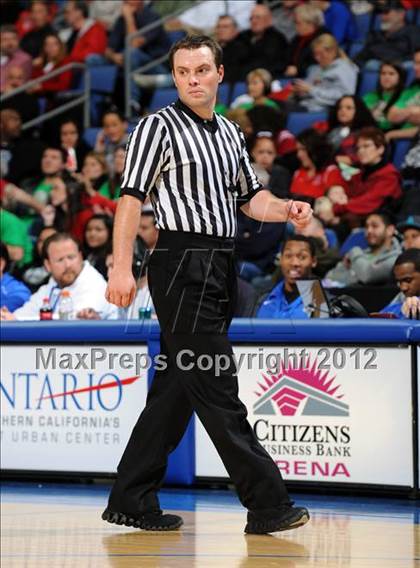Thumbnail 3 in Mater Dei vs. Bullard (CIF D1 SoCal Regional Final) photogallery.