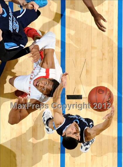 Thumbnail 3 in Mater Dei vs. Bullard (CIF D1 SoCal Regional Final) photogallery.