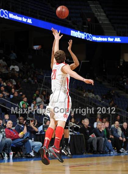 Thumbnail 2 in Mater Dei vs. Bullard (CIF D1 SoCal Regional Final) photogallery.