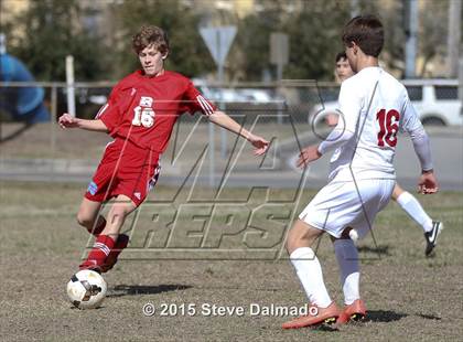 Thumbnail 2 in Archbishop Rummel vs. Brother Martin photogallery.