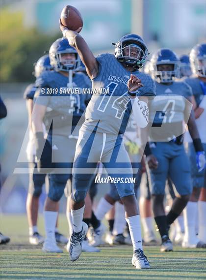 Thumbnail 2 in Sierra Canyon vs Valencia photogallery.