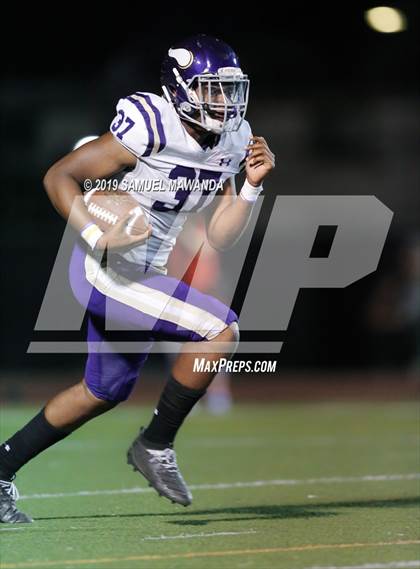 Thumbnail 1 in Sierra Canyon vs Valencia photogallery.