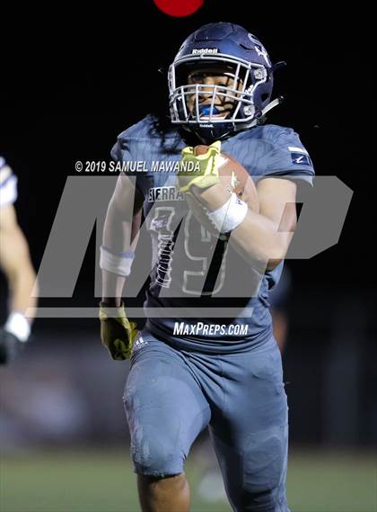 Thumbnail 3 in Sierra Canyon vs Valencia photogallery.