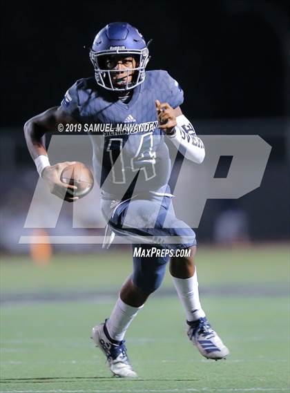 Thumbnail 3 in Sierra Canyon vs Valencia photogallery.