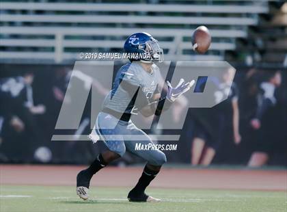 Thumbnail 2 in Sierra Canyon vs Valencia photogallery.