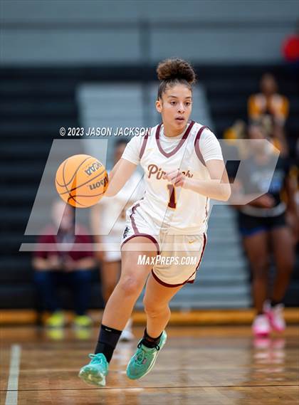 Thumbnail 2 in Lumberton vs St. Pauls (Robeson County Shoot-out) photogallery.