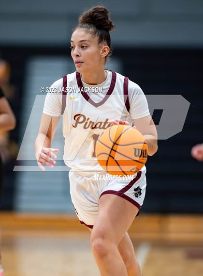 Thumbnail 1 in Lumberton vs St. Pauls (Robeson County Shoot-out) photogallery.