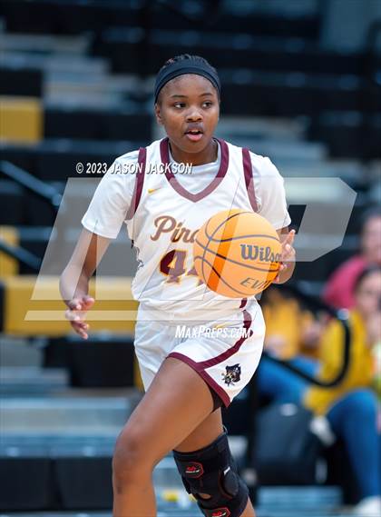 Thumbnail 2 in Lumberton vs St. Pauls (Robeson County Shoot-out) photogallery.