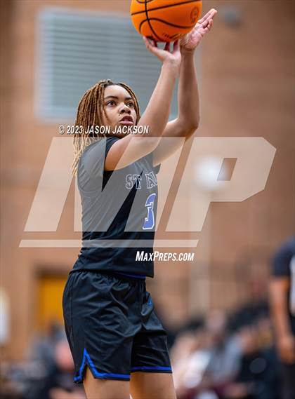 Thumbnail 1 in Lumberton vs St. Pauls (Robeson County Shoot-out) photogallery.