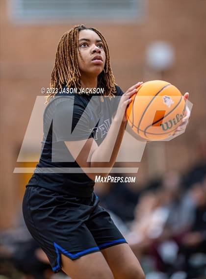 Thumbnail 2 in Lumberton vs St. Pauls (Robeson County Shoot-out) photogallery.