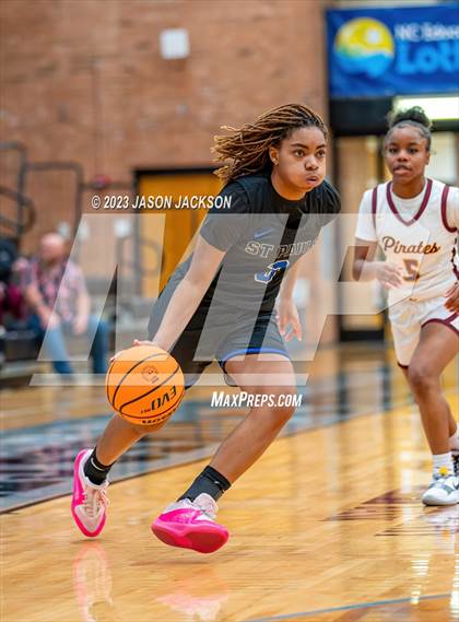 Thumbnail 1 in Lumberton vs St. Pauls (Robeson County Shoot-out) photogallery.