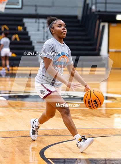 Thumbnail 2 in Lumberton vs St. Pauls (Robeson County Shoot-out) photogallery.