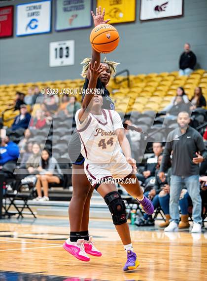 Thumbnail 3 in Lumberton vs St. Pauls (Robeson County Shoot-out) photogallery.