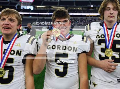 Thumbnail 1 in Whiteface vs. Gordon (UIL 1A Division I Football Final Medal Ceremony) photogallery.