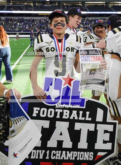 Thumbnail 3 in Whiteface vs. Gordon (UIL 1A Division I Football Final Medal Ceremony) photogallery.
