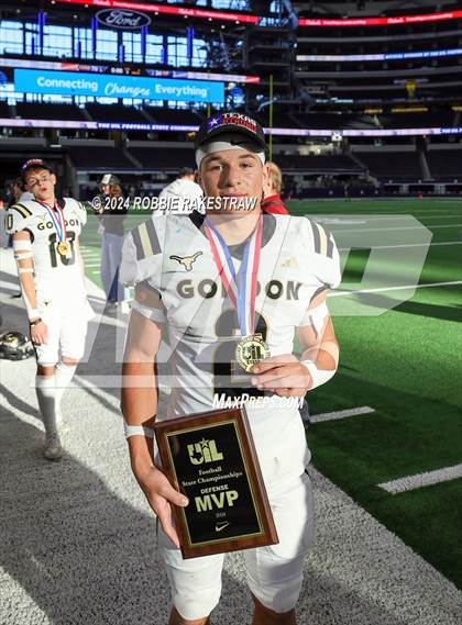 Thumbnail 1 in Whiteface vs. Gordon (UIL 1A Division I Football Final Medal Ceremony) photogallery.