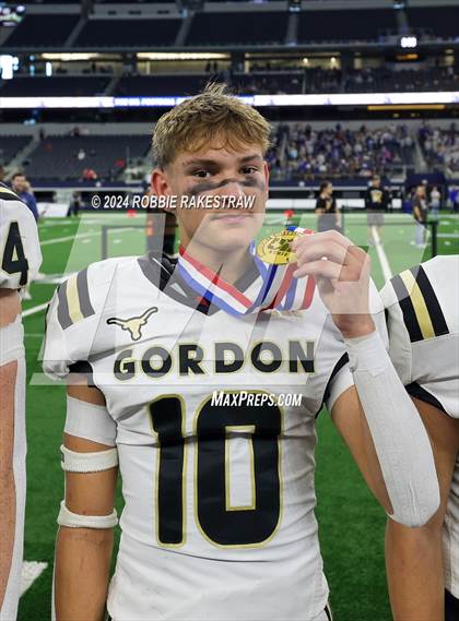 Thumbnail 1 in Whiteface vs. Gordon (UIL 1A Division I Football Final Medal Ceremony) photogallery.