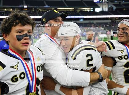 Thumbnail 1 in Whiteface vs. Gordon (UIL 1A Division I Football Final Medal Ceremony) photogallery.