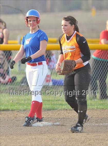 Thumbnail 2 in Woodlawn vs Mt. Vernon (Jefferson County Invitational) photogallery.