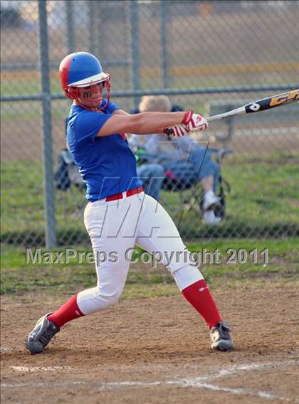 Thumbnail 1 in Woodlawn vs Mt. Vernon (Jefferson County Invitational) photogallery.