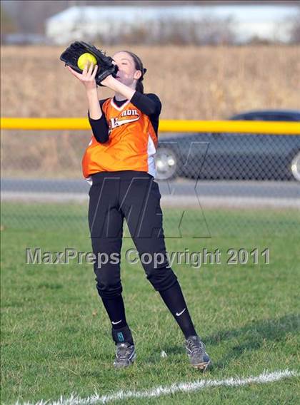 Thumbnail 3 in Woodlawn vs Mt. Vernon (Jefferson County Invitational) photogallery.