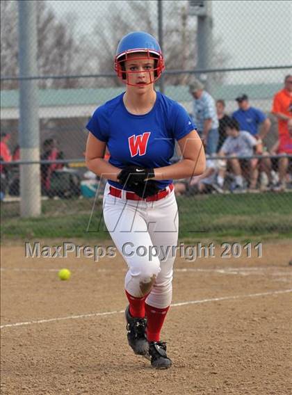 Thumbnail 1 in Woodlawn vs Mt. Vernon (Jefferson County Invitational) photogallery.