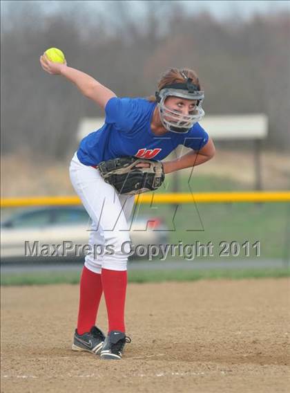 Thumbnail 1 in Woodlawn vs Mt. Vernon (Jefferson County Invitational) photogallery.
