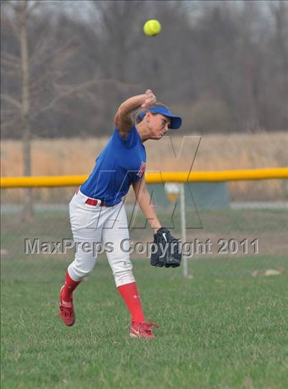 Thumbnail 2 in Woodlawn vs Mt. Vernon (Jefferson County Invitational) photogallery.