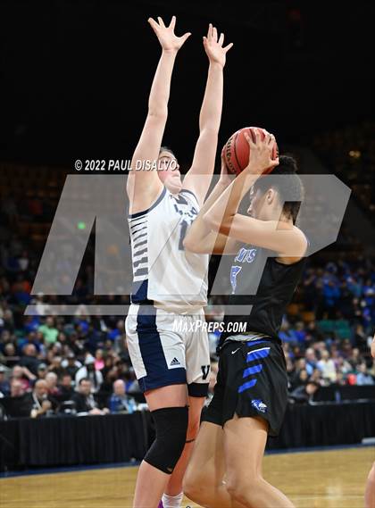 Thumbnail 3 in Valor Christian vs. Grandview (CHSAA 5A State Final) photogallery.