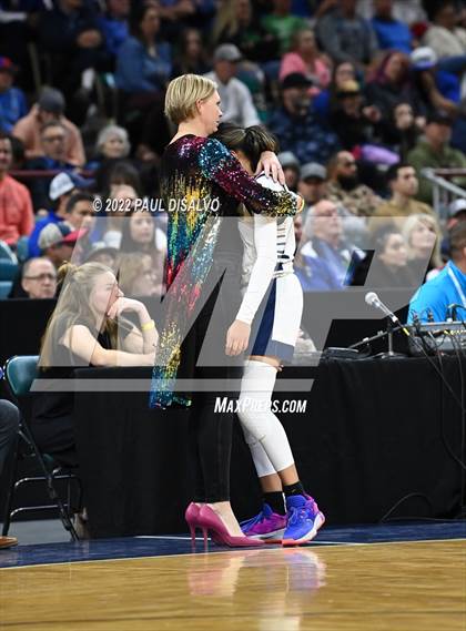 Thumbnail 2 in Valor Christian vs. Grandview (CHSAA 5A State Final) photogallery.