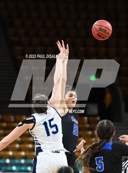 Thumbnail 2 in Valor Christian vs. Grandview (CHSAA 5A State Final) photogallery.