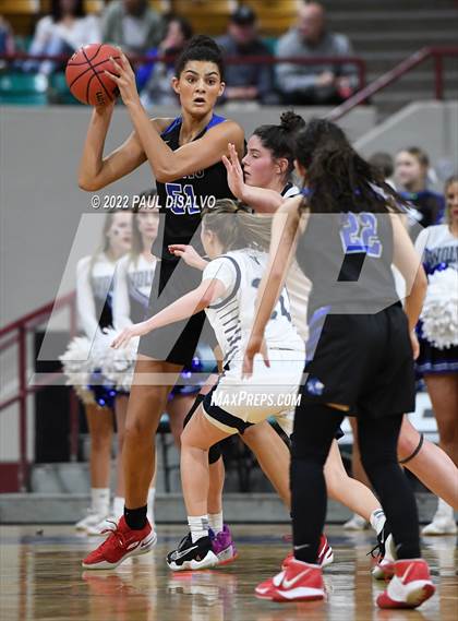 Thumbnail 2 in Valor Christian vs. Grandview (CHSAA 5A State Final) photogallery.