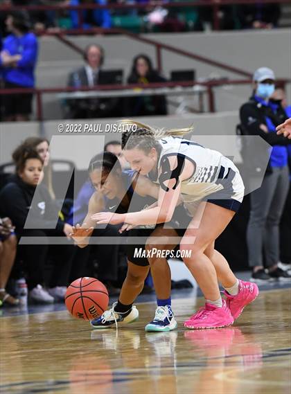 Thumbnail 1 in Valor Christian vs. Grandview (CHSAA 5A State Final) photogallery.