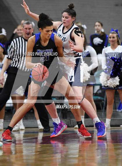 Thumbnail 3 in Valor Christian vs. Grandview (CHSAA 5A State Final) photogallery.