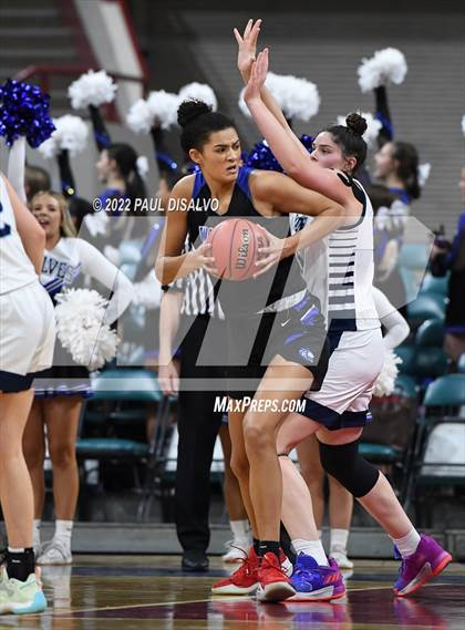 Thumbnail 3 in Valor Christian vs. Grandview (CHSAA 5A State Final) photogallery.