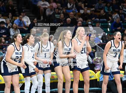 Thumbnail 3 in Valor Christian vs. Grandview (CHSAA 5A State Final) photogallery.
