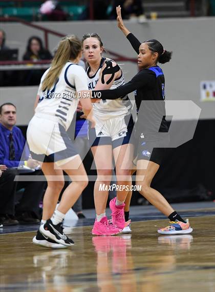 Thumbnail 1 in Valor Christian vs. Grandview (CHSAA 5A State Final) photogallery.