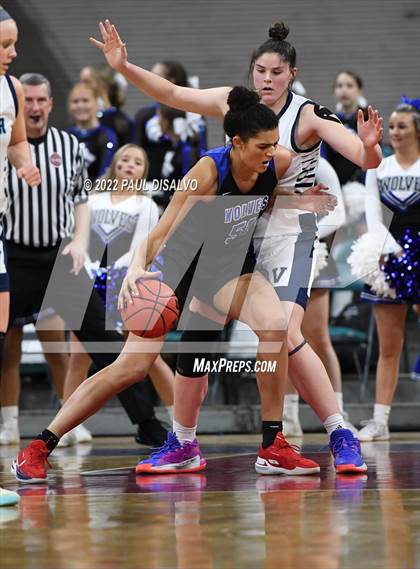 Thumbnail 3 in Valor Christian vs. Grandview (CHSAA 5A State Final) photogallery.