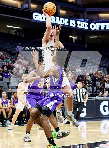 Thumbnail 1 in Lynwood vs. Sierra (CIF State D5 Final) photogallery.