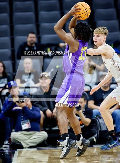 Thumbnail 2 in Lynwood vs. Sierra (CIF State D5 Final) photogallery.